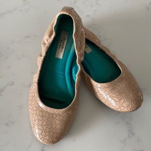 SimplyVera Vera Wang ballet flats in size 7